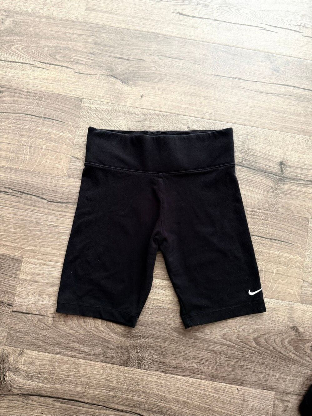 Nike Sportswear Leg-A-See Women's Bike Shorts, Black, Size Medium